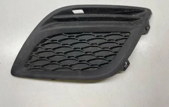 Volvo XC60 Front bumper lower grill 31290657