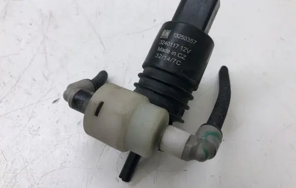 Opel Insignia A Windscreen/windshield washer pump 3240117
