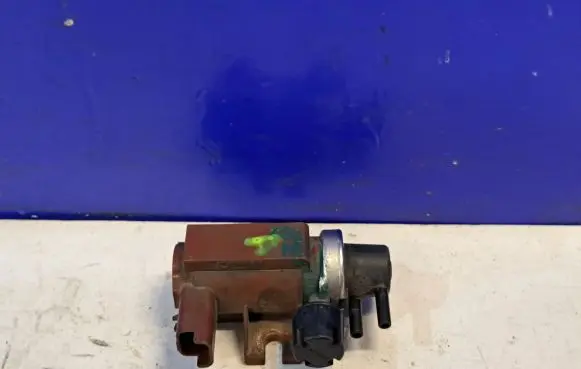 Volvo V50 Turbo solenoid valve 31216025