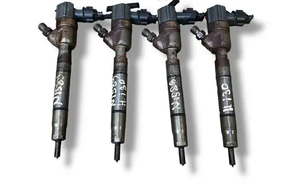 Hyundai i30 Fuel injector 0445110320 338002A900