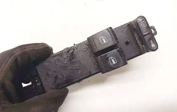 Volkswagen PASSAT B5 Electric window control switch 1j3959857b