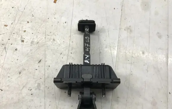 Toyota Avensis T250 Front door check strap stopper 6861005040 ES05