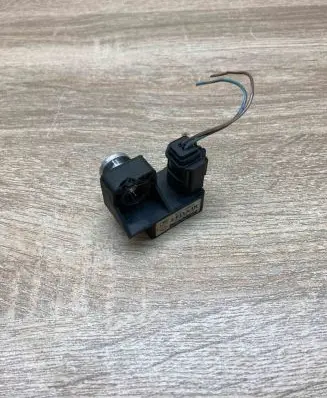 Renault Megane II Airbag deployment crash/impact sensor 8200411025 601298200Used WithPlug
