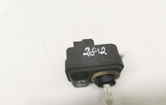 Volvo V70 Headlight level adjustment motor P2004