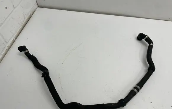 BMW 5 G30 G31 Engine coolant pipe/hose 8602621