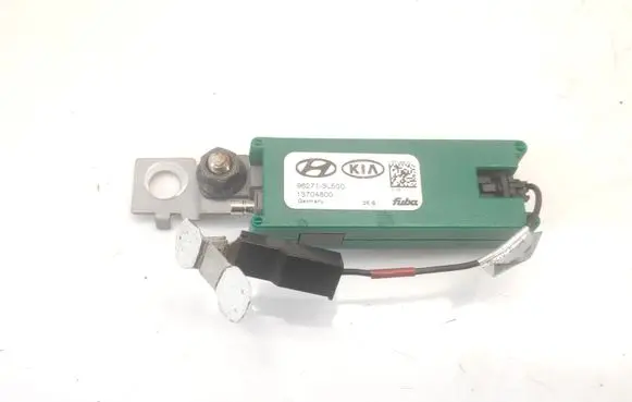 Hyundai Grandeur Aerial antenna amplifier 962703L700 962713L500 13704800