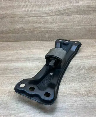 Mercedes-Benz E W211 Gearbox mounting bracket A2112421901