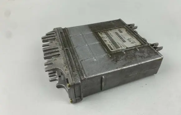 Volvo S40, V40 Engine control unit/module 7700110648 0281001906 990326
