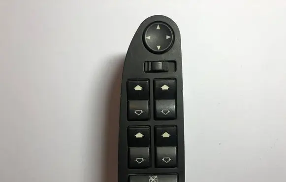 BMW 5 E39 Electric window control switch 8368966 871087