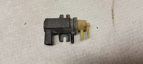 Volkswagen Caddy Vacuum valve 1K0906627A