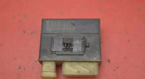 Citroen C3 Relay mounting block 9652021180