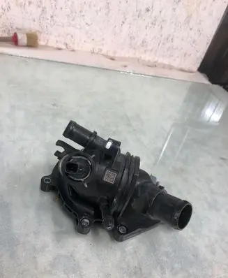 Nissan Qashqai J12 Thermostat housing 110600260r
