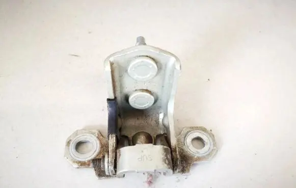 Renault Laguna II Rear door lower hinge