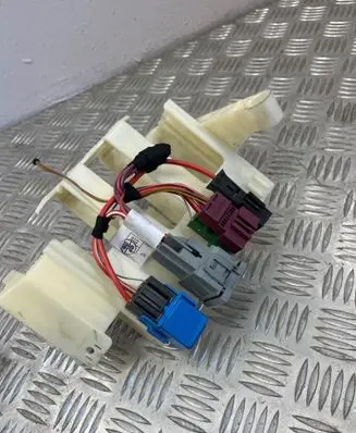 BMW 5 E60 E61 Other relay 6915327