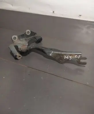 Engine bonnet/hood hinges