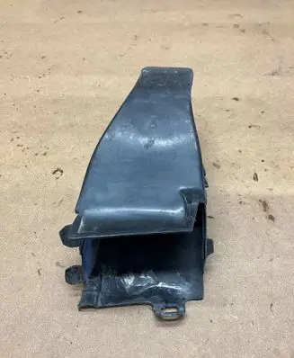 BMW 7 E38 Brake cooling air channel/duct 51118150764
