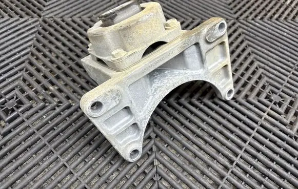 Dodge Charger Gearbox mount 68084746AA