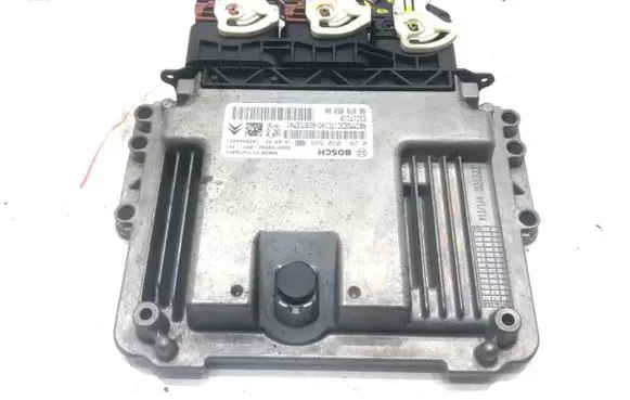 Peugeot 2008 I Engine control unit/module ECU 9807885980