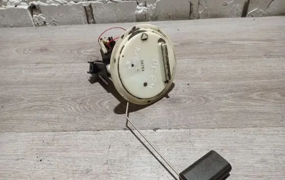 Volvo XC90 Fuel level sensor 