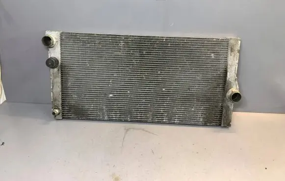 BMW 7 F01 F02 F03 F04 Coolant radiator 17117805627 17805627