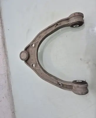 Audi Q7 4L Front upper control arm/wishbone 
