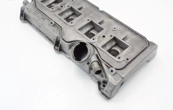 Audi A8 S8 D2 4D Rocker cam cover 077103471F
