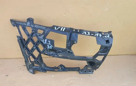 Volkswagen Golf VII Front bumper mounting bracket 5G0807724D