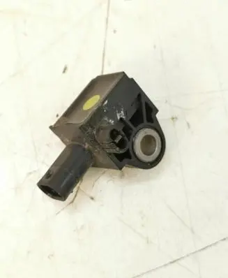 Volkswagen Golf VII Airbag deployment crash/impact sensor 5Q0959651B 291217 23135