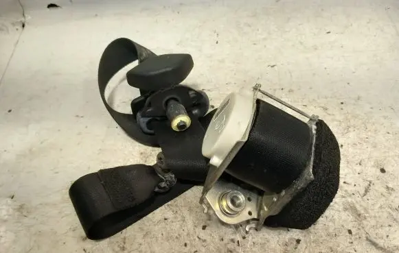 Ford S-MAX Rear seatbelt 611b68m