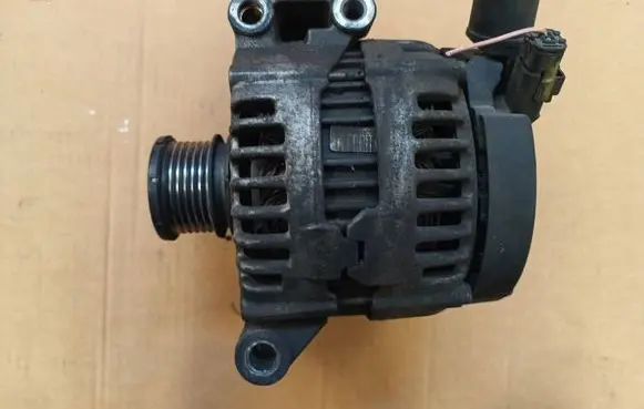 Peugeot 5008 Generator/alternator 0121615027