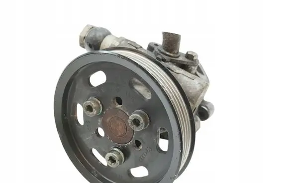 Volkswagen PASSAT B5.5 Power steering pump 8D0145177Q