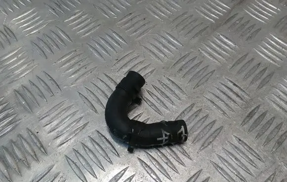 Volkswagen PASSAT B8 Engine coolant pipe/hose 04L121058R