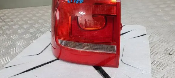 Volkswagen Touran II Rear/tail lights 1T0945095R 80002528 23U01046801