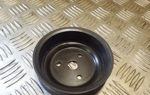 Opel Zafira B Water pump pulley 