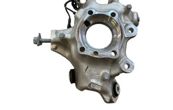 BMW M8 F93 Gran Coupe Rear wheel hub spindle/knuckle 8073972 33308073972