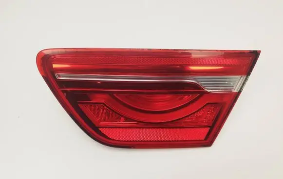 Jaguar XE Tailgate rear/tail lights 