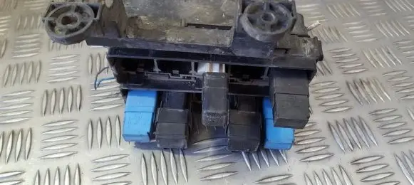 Nissan Primera Fuse box set 252309F905