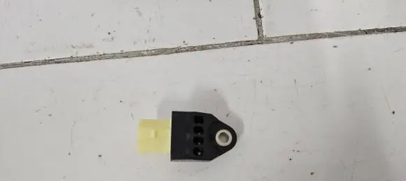 Toyota Prius (XW30) Airbag deployment crash/impact sensor 8983175010 1096LKXW2
