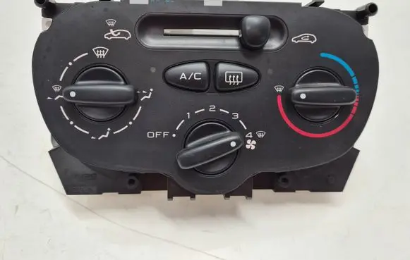 Peugeot 206+ Climate control unit