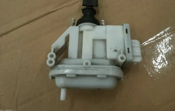 Volkswagen PASSAT B3 Central locking motor 357862153C