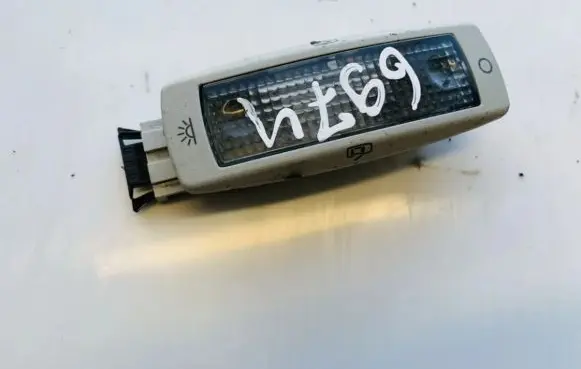 Volkswagen PASSAT B5 Other interior light 3b0947291