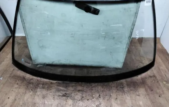 Volkswagen PASSAT B3 Front windscreen/windshield window 