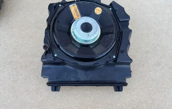 BMW 5 GT F07 Subwoofer speaker 9164585