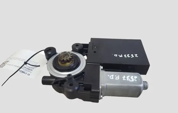 Volvo V50 Front door window regulator motor 31288113 979038100