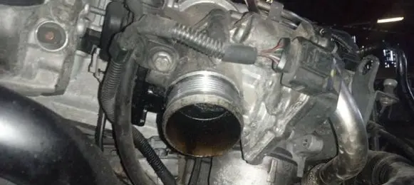 Audi A4 S4 B8 8K Throttle valve 03L128063E