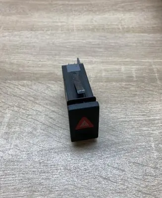 Volkswagen PASSAT B5 Hazard light switch 3B0953235B