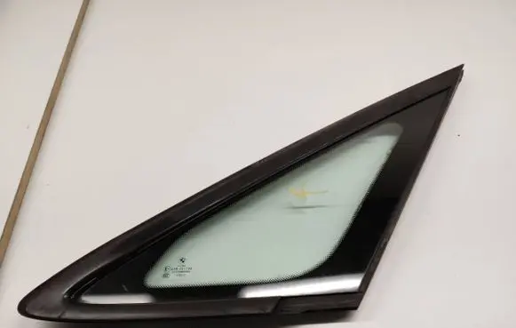 BMW 2 F45 Front triangle window/glass 2579125