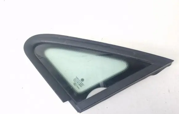 Volkswagen Golf Plus Front triangle window/glass 5M0845411B