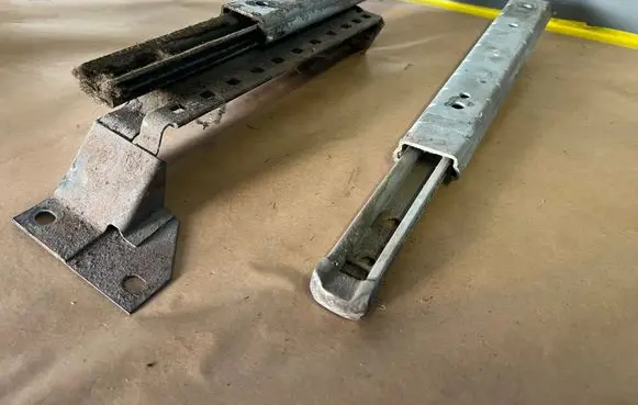 Opel Commodore A Front driver seat rail 