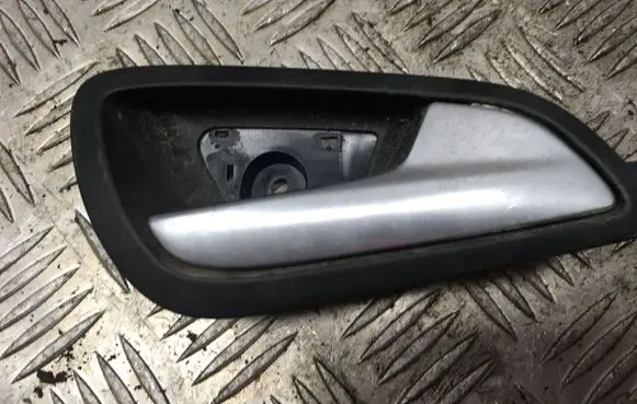 Ford Focus Front door interior handle 
